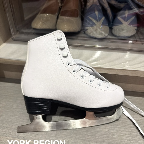 White figure skates with black accents, white laces. Size 12y - Picture 3 of 4